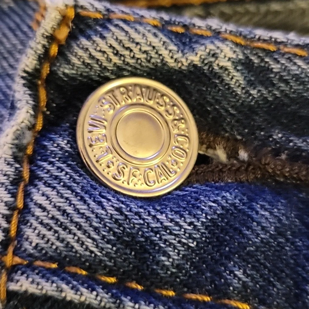 Levi's blue jeans 550 classic 5 pocket style 100% cotton straight leg 40x30 EUC…
